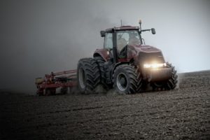 case ih magnum rekord 300x200 Ubezpieczenie samochodu   jaka opcję powinny wybrać osoby mieszkające na wsi?