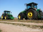 IS DSCF7660 150x113 John Deere 8400R, 8230, 6195M, New Holland TD5 w siewie buraków   FOTO