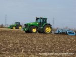 IS DSCF7667 150x113 John Deere 8400R, 8230, 6195M, New Holland TD5 w siewie buraków   FOTO