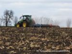 IS DSCF7759 150x113 John Deere 8400R, 8230, 6195M, New Holland TD5 w siewie buraków   FOTO