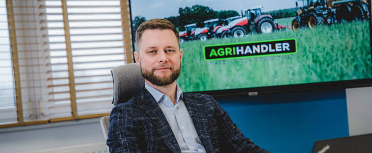 Agrihandler Marek Bączyk Zwrotna zgrabiarka Pöttinger TOP 612