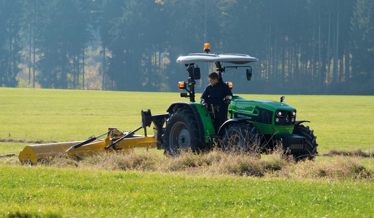 DEUTZ FAHR seria 4E 3 DEUTZ FAHR serii 4E   kompaktowe gabaryty i nowoczesna technologia