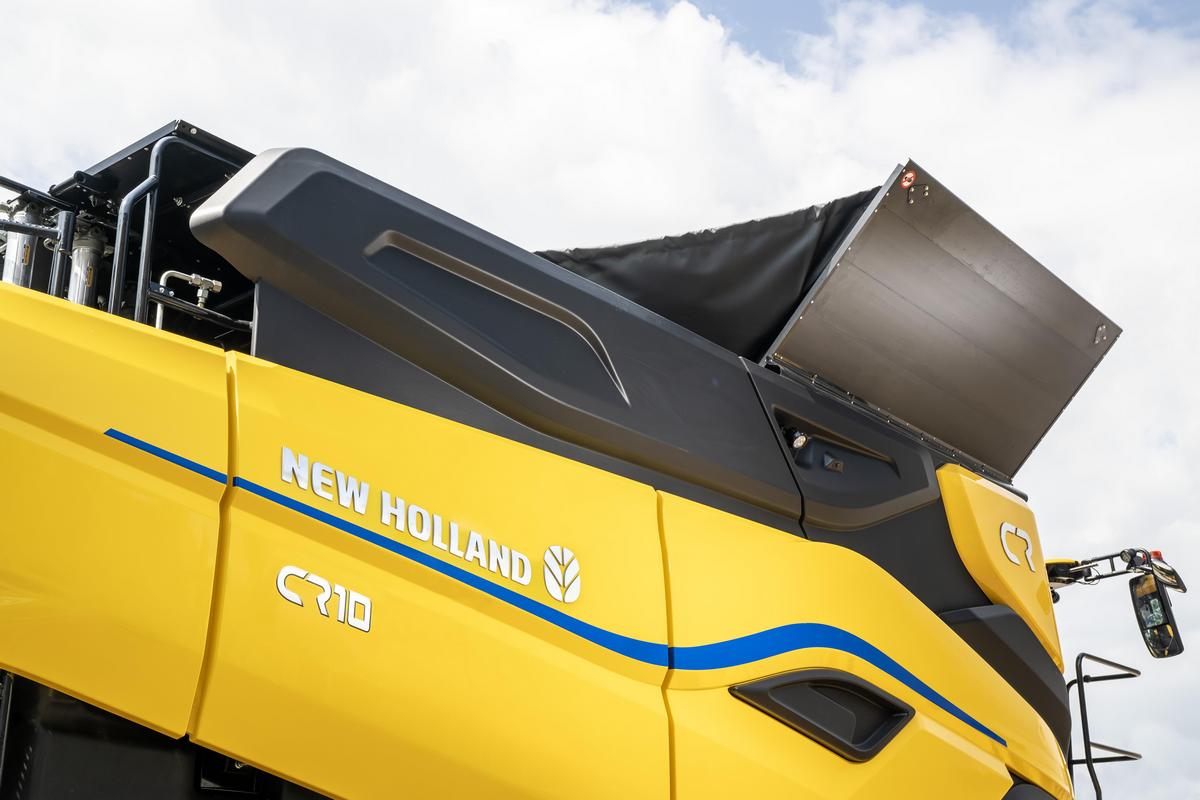 New Holland CR10 Combine Harvester 2 Nowe kombajny CR11 i CR10   Największy postęp marki New Holland w zakresie wydajności i redukcji strat