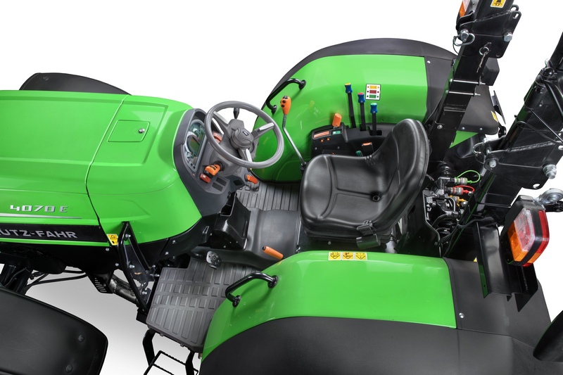 Deutz Fahr 4E 02 Nowa generacja ciągników serii 4E marki Deutz Fahr z rewersem Powershuttle