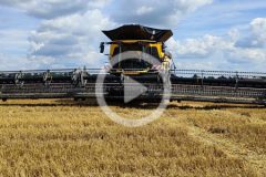 New Holland CR11 heder McDon 2024 film 240x160 NEW HOLLAND CR11 – koncepcja projektu nowego kombajnu