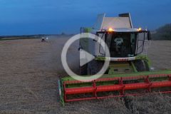 Claas Lexion 750 2x Fendt 1050 zniwal 2024 film 240x160 Claas Trion 730 na pokazie polowym w Spichlerzu Jaskóły