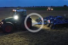 Fendt Kockerling Agrisem uprawa pozniwna 2024 film 240x160 Fendt 942 Vario i Rolmako ComboTill 6 m w uprawie przedsiewnej