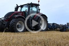 Valtra T254 Rolmako ComboTill scierniskor 2024 film 240x160 John Deere 9560R i Köckerling Vector 8 m – zestaw uprawowy wagi ciężkiej