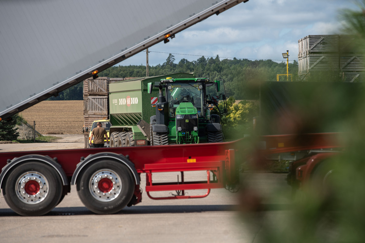 John Deere w gospodarstwie Baranowskich 2 Trwałość, niezawodność i rolnictwo precyzyjne – maszyny John Deere w gospodarstwie Baranowskich w Lęborku