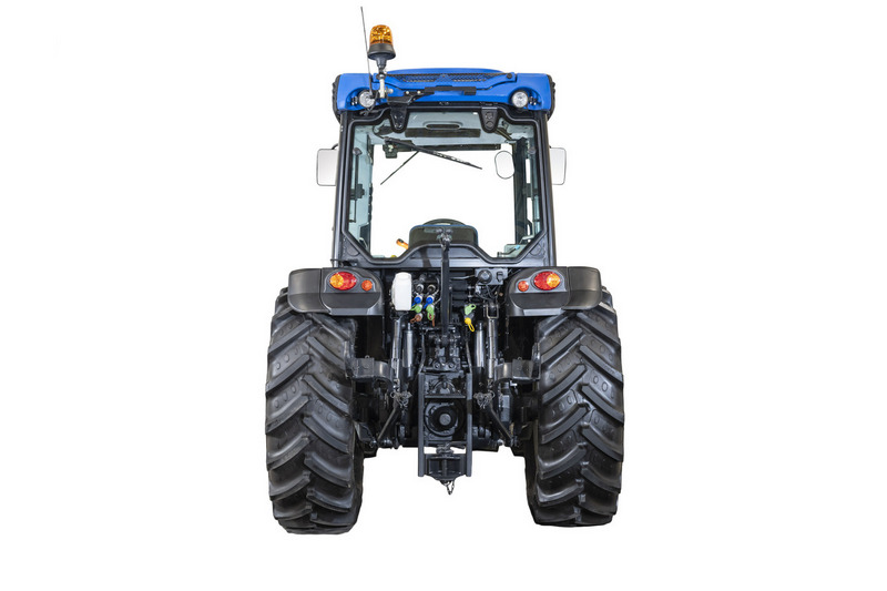 New Holland T4 110F S 02 Premierowy pokaz polowy nowych ciągników sadowniczych New Holland T4 FS – reportaż