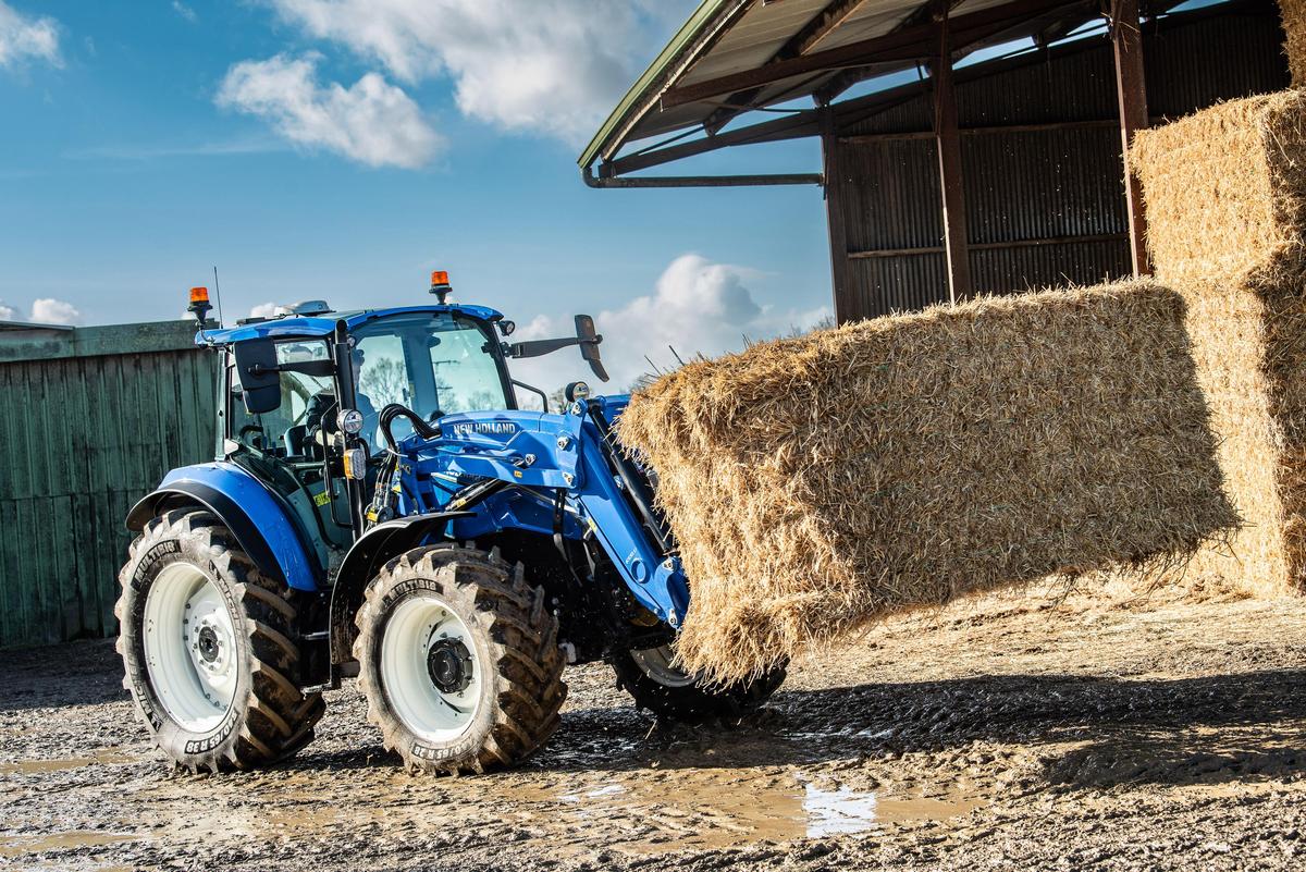 New Holland T5 Dual Command 2 New Holland T5 Dual Command   świeża stylistyka i nowe funkcje