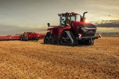 Case IH Quadtrac 715 TOTY2025 240x160 STEYR Plus zdobył tytuł „Ciągnika Roku 2025” w kategorii Utility o mocy 70 150 KM