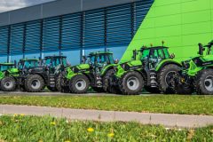 Deutz Fahr gama traktory 2025 240x160 Ciągniki Deutz Fahr w najnowszej stylistyce by Lamborghini na targach Agrotech 2025