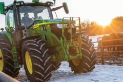 John Deere gotowy na zime 240x160 Finansowanie fabryczne zakupu maszyny: podwójne oszczędności