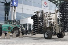 Agrotech 2025 przygotowania 240x160 Marka Case IH na targach AGROTECH 2025   innowacyjne rozwiązania w duchu „redpower”